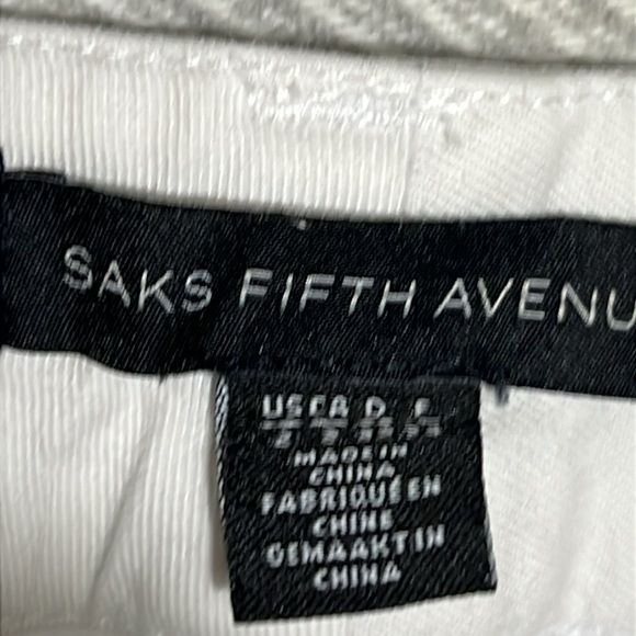 Saks Fifth Ave White Women's Shorts.  Size 2 - Picture 8 of 10